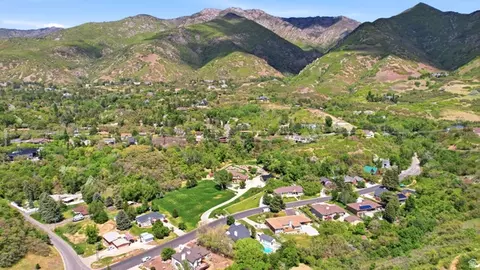 View/Area - 2701 E 6425 S, Uintah, UT 84403 photo 3 of 4