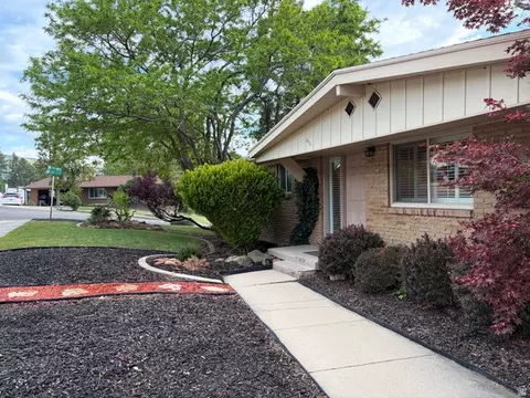 Exterior - 371 N 1000 E, Bountiful, UT 84010 photo 3 of 6