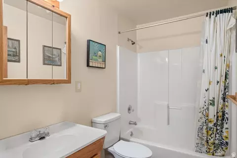 Bath - 2158 Memory Ln, Kamas, UT 84036 photo 2 of 2