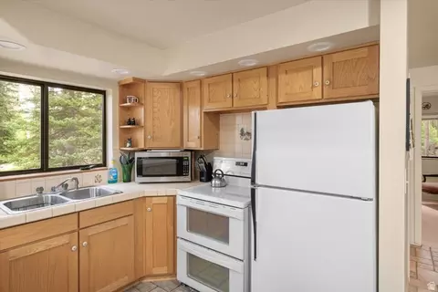 Kitchen - 2158 Memory Ln, Kamas, UT 84036 photo 4 of 4