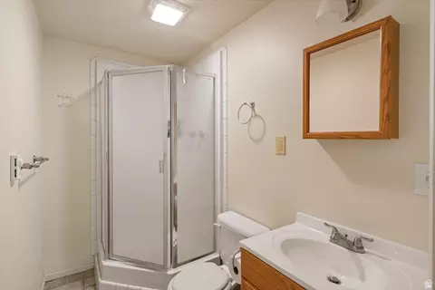 Bath - 2158 Memory Ln, Kamas, UT 84036 photo 1 of 2