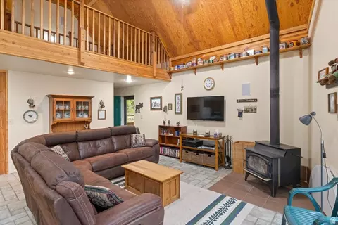 Living - 2158 Memory Ln, Kamas, UT 84036 photo 2 of 4