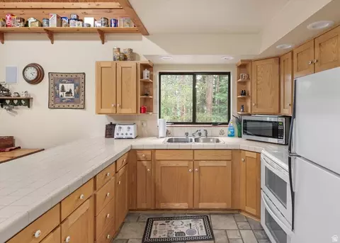Kitchen - 2158 Memory Ln, Kamas, UT 84036 photo 2 of 4