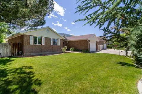 11119 S Londonderry Dr E, Sandy, UT 84092