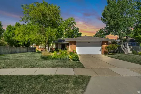 11538 S High Mountain Dr, Sandy, UT 84092
