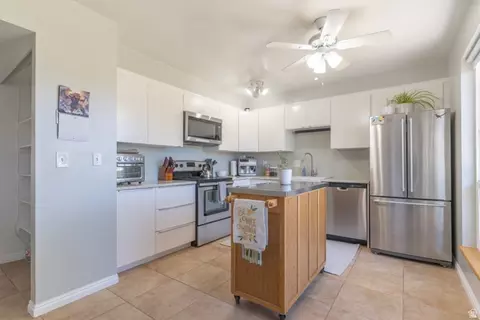 Kitchen - 5924 S Sultan Cir, Murray, UT 84107 photo 2 of 4