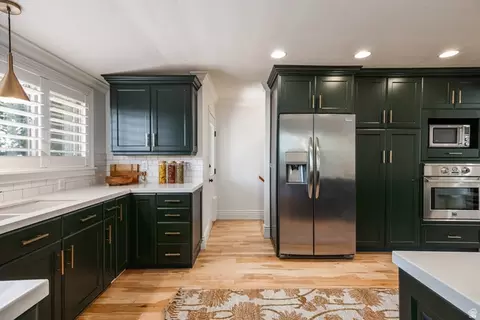 Kitchen - 3088 S 2075 E, Millcreek, UT 84109 photo 4 of 6