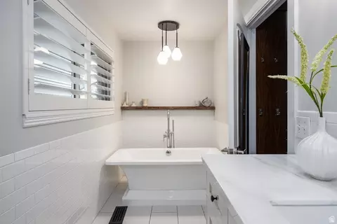 Bath - 3088 S 2075 E, Millcreek, UT 84109 photo 1 of 5