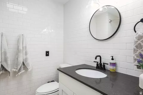 Bath - 3088 S 2075 E, Millcreek, UT 84109 photo 3 of 5