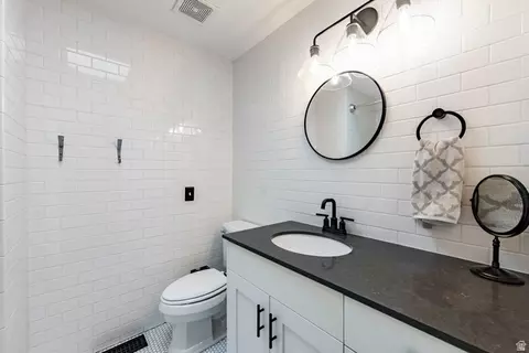 Bath - 3088 S 2075 E, Millcreek, UT 84109 photo 2 of 5