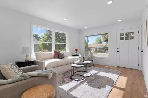 Living - 560 E 7570 S, Midvale, UT 84047 photo 1 of 2