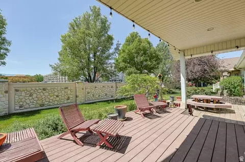 Exterior - 31 Village Square Rd, Centerville, UT 84014 photo 7 of 8