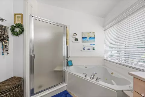 Bath - 31 Village Square Rd, Centerville, UT 84014 photo 2 of 4