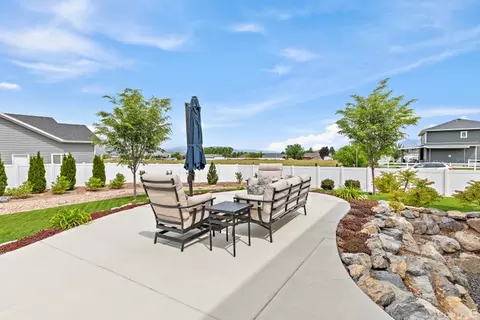 Exterior - 922 S 30 E, Salem, UT 84653 photo 10 of 13