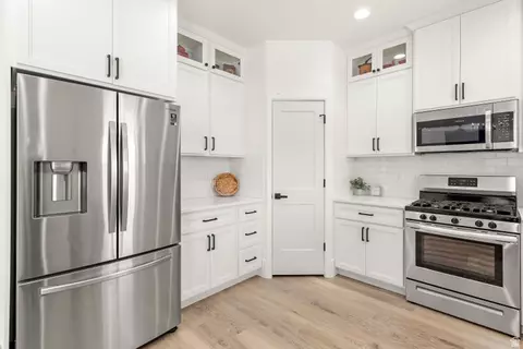 Kitchen - 922 S 30 E, Salem, UT 84653 photo 3 of 5
