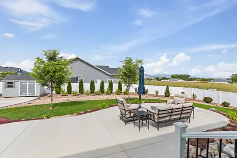 Exterior - 922 S 30 E, Salem, UT 84653 photo 9 of 13