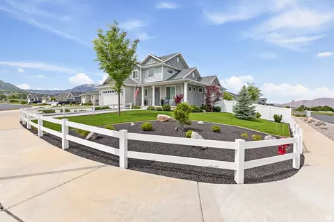 Exterior - 922 S 30 E, Salem, UT 84653 photo 4 of 13