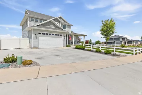 Exterior - 922 S 30 E, Salem, UT 84653 photo 2 of 13