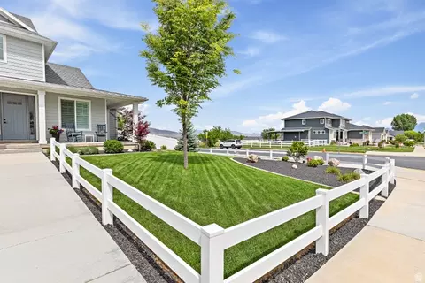 Exterior - 922 S 30 E, Salem, UT 84653 photo 3 of 13