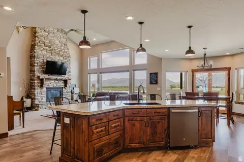 Kitchen - 120 S 380 E, Mendon, UT 84325 photo 3 of 6