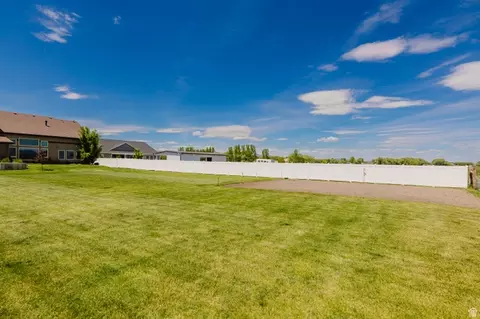 Exterior - 120 S 380 E, Mendon, UT 84325 photo 9 of 17