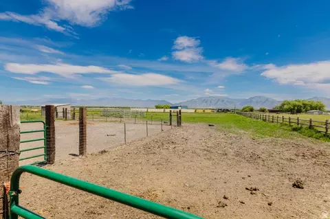 Exterior - 120 S 380 E, Mendon, UT 84325 photo 15 of 17