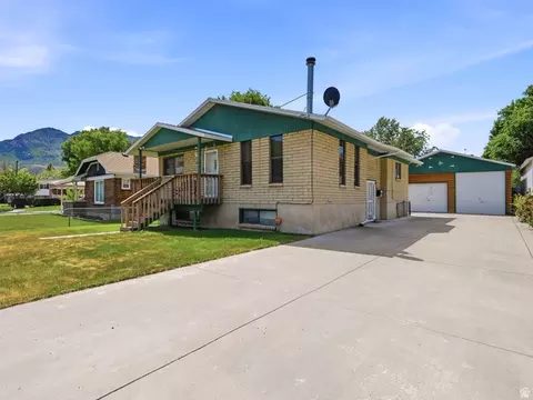 865 Wood St, Ogden, UT 84404