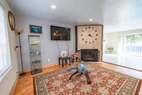 Living - 1430 E 8685 S, Sandy, UT 84093 photo 3 of 4
