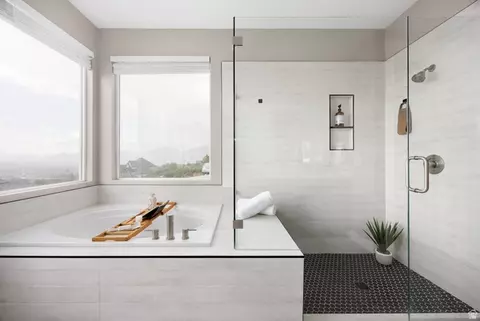 Bath - 8058 N Bristlecone Rd #112, Eagle Mountain, UT 84005 photo 3 of 6