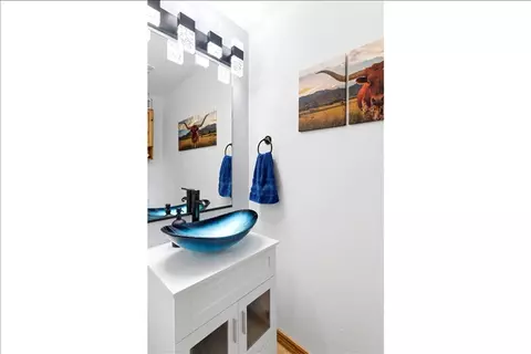 Bath - 5176 Fairview Loop # 503, Eden, UT 84310 photo 4 of 4