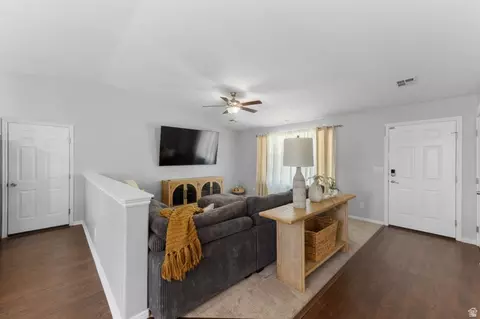 Entry Way - 664 E Springhill Dr, Washington, UT 84780 photo 2 of 2