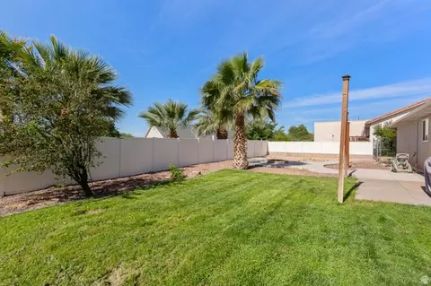 Exterior - 664 E Springhill Dr, Washington, UT 84780 photo 4 of 7