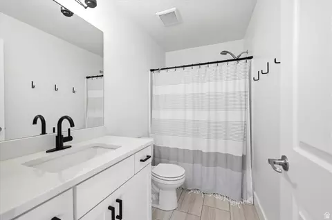 Bath - 1882 S 1080 W, Orem, UT 84058 photo 2 of 3