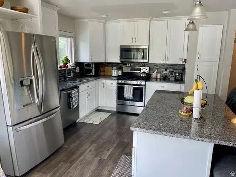 Kitchen - 2444 E Quail Run Dr S, Sandy, UT 84093 photo 2 of 3