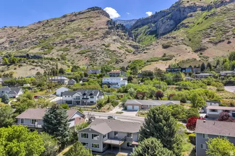 View/Area - 3813 N Foothill Dr, Provo, UT 84604 photo 4 of 12