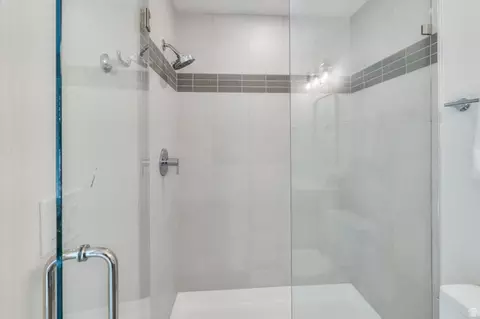 Bath - 3813 N Foothill Dr, Provo, UT 84604 photo 2 of 11