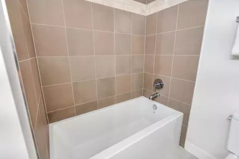 Bath - 3813 N Foothill Dr, Provo, UT 84604 photo 4 of 11