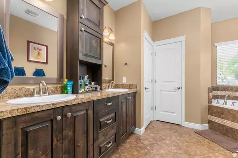 Bath - 5702 W 950 N, Ogden, UT 84404 photo 3 of 7