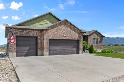 Exterior - 5702 W 950 N, Ogden, UT 84404 photo 3 of 3
