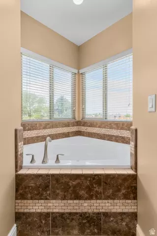 Bath - 5702 W 950 N, Ogden, UT 84404 photo 5 of 7