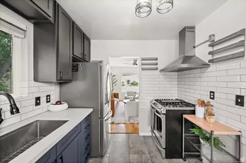 Kitchen - 4647 S Box Elder St, Murray, UT 84107 photo 4 of 4