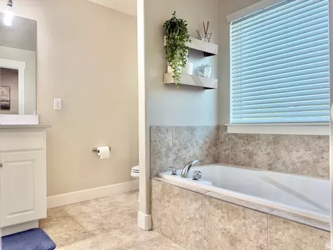 Bath - 1151 S 550 E, Payson, UT 84651 photo 3 of 5