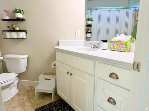 Bath - 1151 S 550 E, Payson, UT 84651 photo 4 of 5