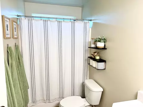 Bath - 1151 S 550 E, Payson, UT 84651 photo 5 of 5