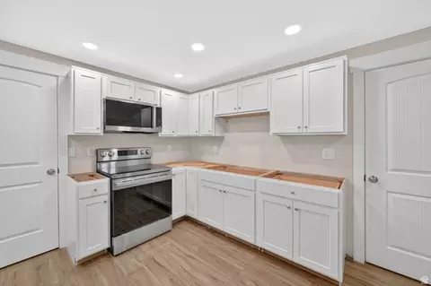 Kitchen - 1854 E Shadow Dr N, Eagle Mountain, UT 84005 photo 6 of 6