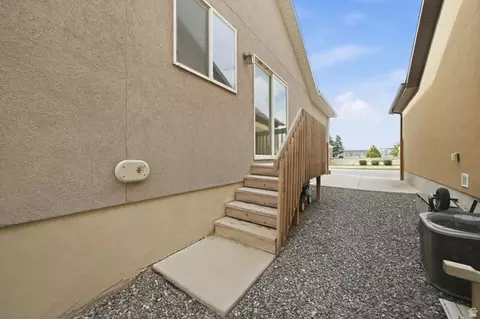 Exterior - 1854 E Shadow Dr N, Eagle Mountain, UT 84005 photo 6 of 6