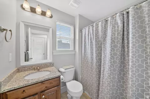 Bath - 1854 E Shadow Dr N, Eagle Mountain, UT 84005 photo 2 of 2