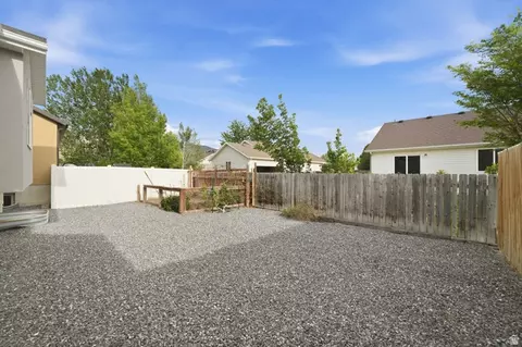 Exterior - 1854 E Shadow Dr N, Eagle Mountain, UT 84005 photo 3 of 6
