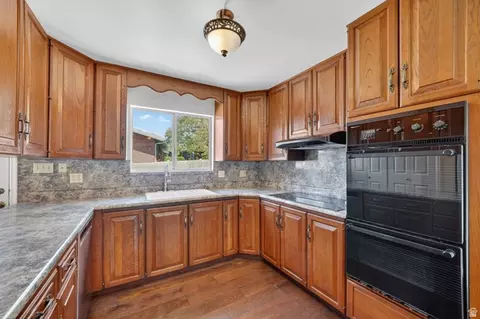 Kitchen - 3120 N Apache Ln E, Provo, UT 84604 photo 2 of 5