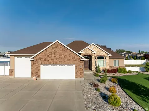 3373 N 2675 W, Farr West, UT 84404